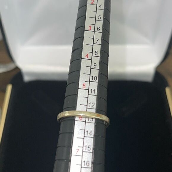 Sterling silver pink gem ring - Picture 4 of 8